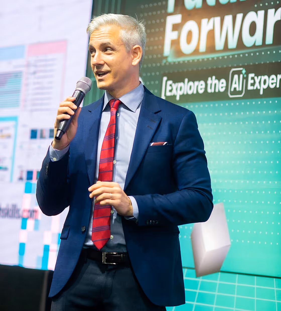 Daniel Nilsson speaking on stage